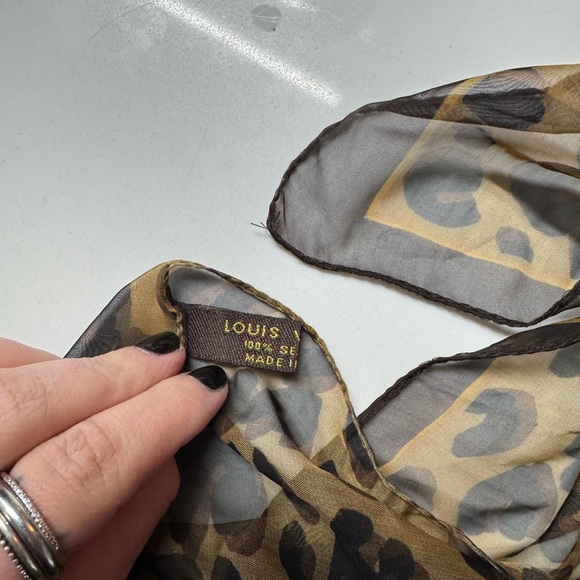 Louis Vuitton Leopard Print Silk Scarf - Picture 3 of 8
